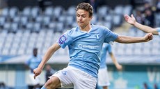 PJDE DO SPARTY? Norský obránce Andreas Vindheim v dresu Malmö, za které...