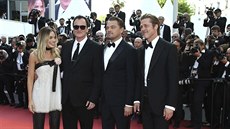 Margot Robbie, Quentin Tarantino, Leonardo DiCaprio a Brad Pitt na premiée...