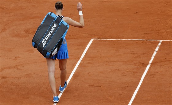 Karolína Plíková se louí s publikem po prohe ve tetím kole Roland Garros.