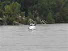 Záchranné sloky prohledávají Dunaj. Pi potopení lodi v centru Budapeti...