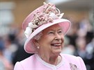 Královna Albta II. na zahradní párty v Buckinghamském paláci (Londýn, 29....