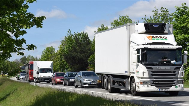 Peten objzdn trasa z Jihlavy na Brno kvli ucpan dlnici D1 rno 30. kvtna 2019.