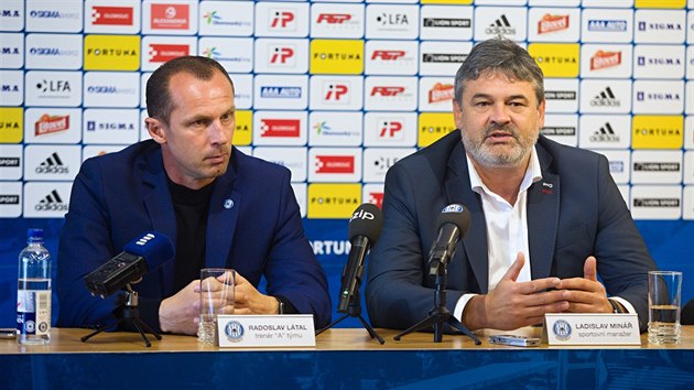 Nov trenr Olomouce Radoslav Ltal (vlevo) a vedle nj sportovn manaer klubu Ladislav Min.
