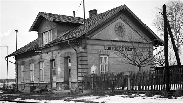 Stanice Dobrovice-město 31. 12. 1973 
50.3601783N, 14.9691797E