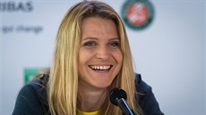 POSLEDNÍ TURNAJ. Lucie afáová na tiskové konferenci na Roland Garros.