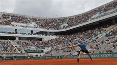Rakouský tenista Dominic Thiem na paíské antuce v areálu Rolanda Garrose.
