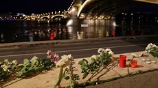 Lidé vzpomínali na obti nehody na Dunaji. (30. kvtna 2019)