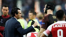 Unai Emery, trenér Arsenalu, dkuje Petru echovi.