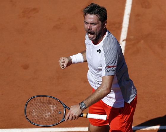 výcar Stan Wawrinka bhem osmifinále Roland Garros.