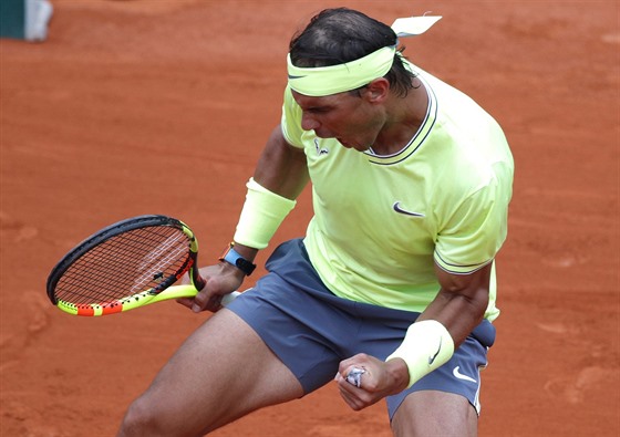 panl Rafael Nadal se raduje bhem finále Roland Garros.