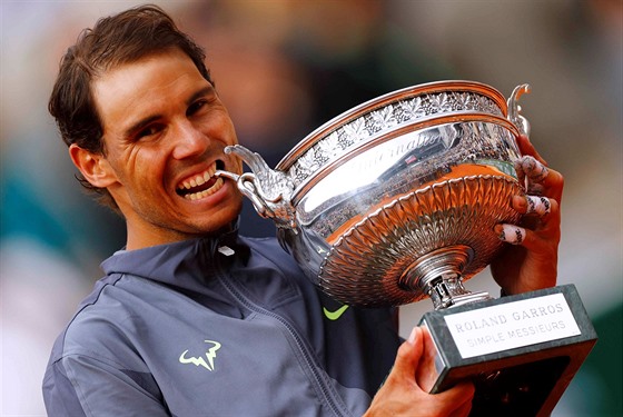 panl Rafael Nadal se raduje z vítzství Roland Garros.