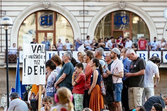 Úterní demonstrace iniciativy Milion chvilek pro demokracii na praském...