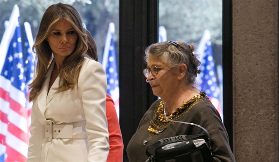 Nechama Rivlinová (vpravo) pi setkání s manelkou amerického prezidenta...