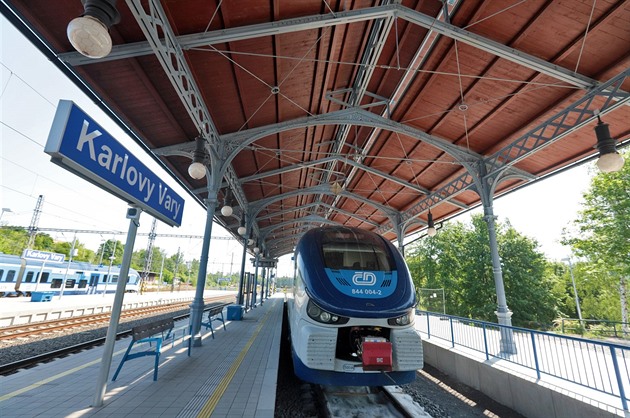 V Karlových Varech skonila rekonstrukce horního vlakového nádraí. (4. 6. 2019)