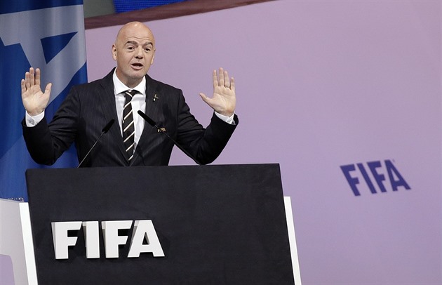 Šéf FIFA Infantino kvůli vyšetřování suspendován nebude