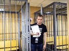 Ivan Golunov vychází z cely v soudní místnosti (8. ervna 2019)