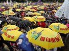 Protest desetitisíc lidí v Hongkongu proti zákonu, který by umooval vydávat...