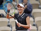 POPRVÉ. Markéta Vondrouová proije premiéru ve finále Roland Garros. Britku...