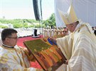 Papež František při mši v rumunském městě Blaj blahořečil sedm řeckokatolických...