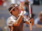 výcar Roger Federer se raduje z postupu do tvrtfinále Roland Garros.