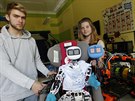 Slavná Matylda, první samostatně stopující humanoidní česká robotka, brzy...