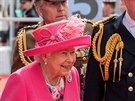 Britská Královna Elizabeth II. po píjezdu na oslavy v jihoanglickém...