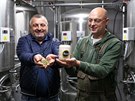 Pivovar Hulv�t v Truskovic�ch zalo�ili a provozuj� brat�i Z�horkovi.