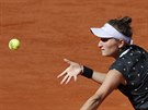 Markéta Vondrouová zkouí kraas ve finále Roland Garros.