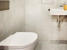 Nov vytvoená toaleta sice neoplývá velikostí (jen 1,3 m2), elegance jí vak...