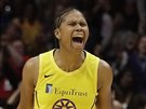 Riquna Williamsová z Los Angeles Sparks se raduje.