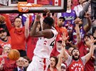 Pascal Siakam z Toronta smeuje do koe Golden State.