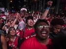 Toronttí fanouci se radují v závru tvrtého finále NBA.