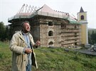 Rekonstrukce stechy kostela Nanebevzetí Panny Marie v Neratov (13. 10. 2006)