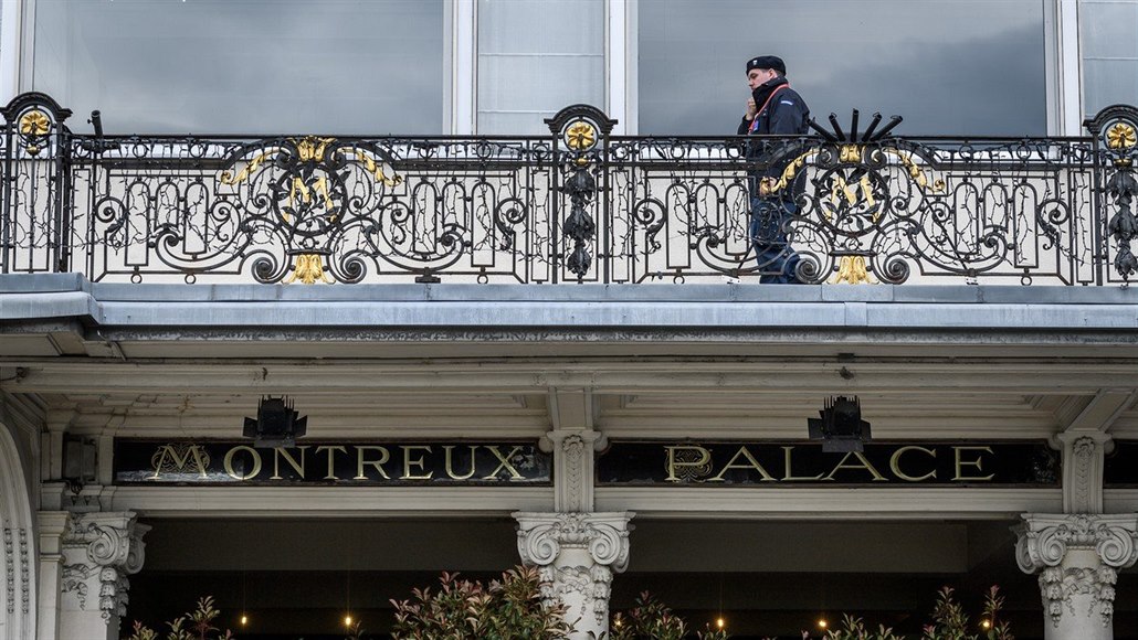 Hotel Montreux Palace u �enevského jezera, kde se v roce 2019 se�ly...
