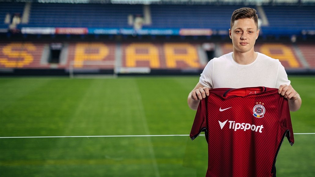 Dvacetiletý Ladislav Krej�í je novou posilou Sparty.