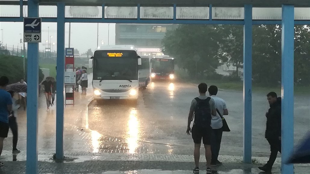Autobusové nádraží v Praze na Zličíně (6. června 2019)
