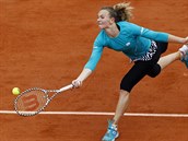 Kateina Siniakov se natahuje po mi v osmifinle Roland Garros.