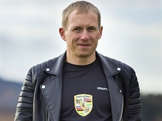 Při saltu před řídítka si rozsekal klíční kost. Z účasti na extrémním závodu...