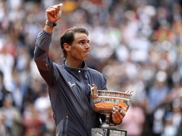panl Rafael Nadal se raduje z dvanctho titulu na Roland Garros.