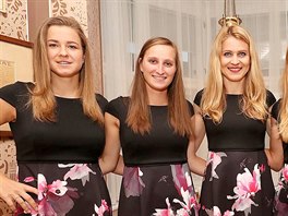 �eské tenistky pro Fed Cup 2019. Zleva Karolína Muchová, Markéta Vondrou�ová,...