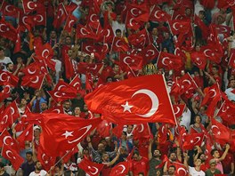 Naden fanouci Turecka v utkn kvalifikace o postup na Euro 2020.