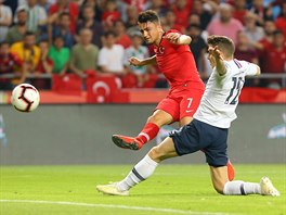 Turek Cengiz nder stl gl Francii v utkn kvalifikace o postup na Euro...