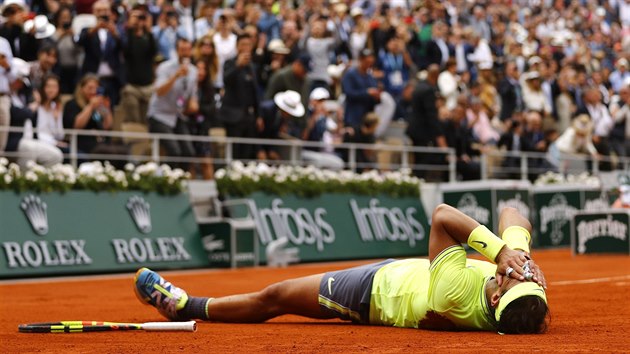 panl Rafael Nadal se raduje z dvanctho vtzstv na Roland Garros