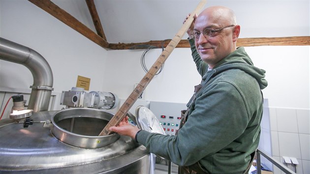 Pivovar Hulv�t v Truskovic�ch zalo�ili a provozuj� brat�i Z�horkovi.