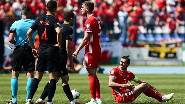 Kapitn Walesu Gareth Bale a jeho vytav pohled pot, co se v utkn kvalifikace o Euro 2020 ocitl v utkn proti Chorvatsku na zemi.