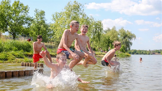 Letn teploty vylkaly k vod obyvatele Tbora. (3. ervna 2019)