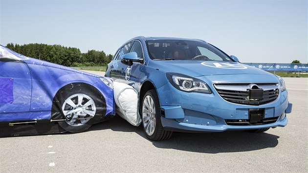 Bon airbag od ZF omez pi nehod zrann a o 40 procent