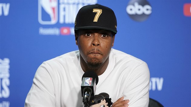 Kyle Lowry z Toronta na tiskov konferenci po tvrtm finle NBA.