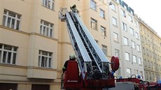 Pi poru hasii evakuovali 45 lid, patnct jich pedali zchrance. Zranili se i tyi hasii. (4. ervna 2019)