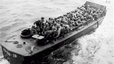 Výsadkový člun LCVP převážel vojáky na pláže při vylodění v Normandii